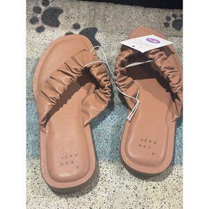 NIB Women's Blossom Scrunched Flip Flop Sandals - A New Day™ Tan Size: 6.5